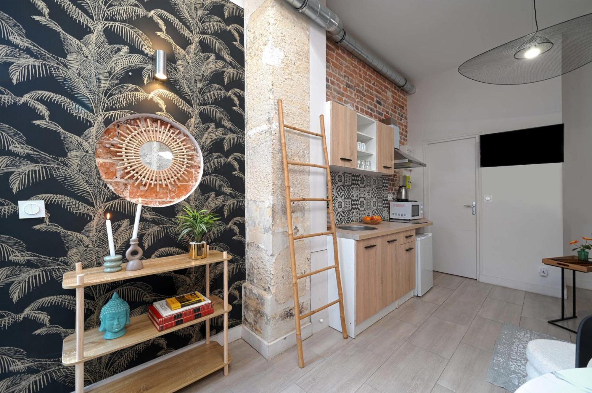 2 Bed Modern Fully Furnish Flat,Close To Buttes Chaumon Park Apartment Paris Ngoại thất bức ảnh